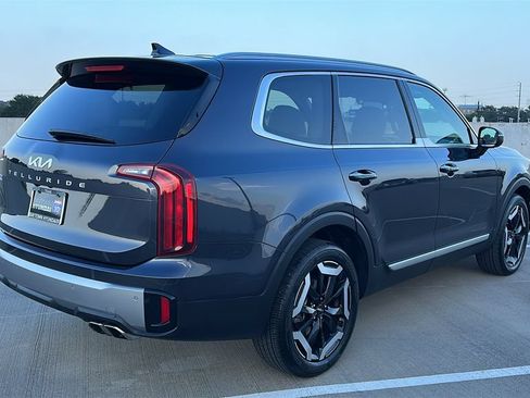 Used 2025 Kia Telluride S FWD image 13