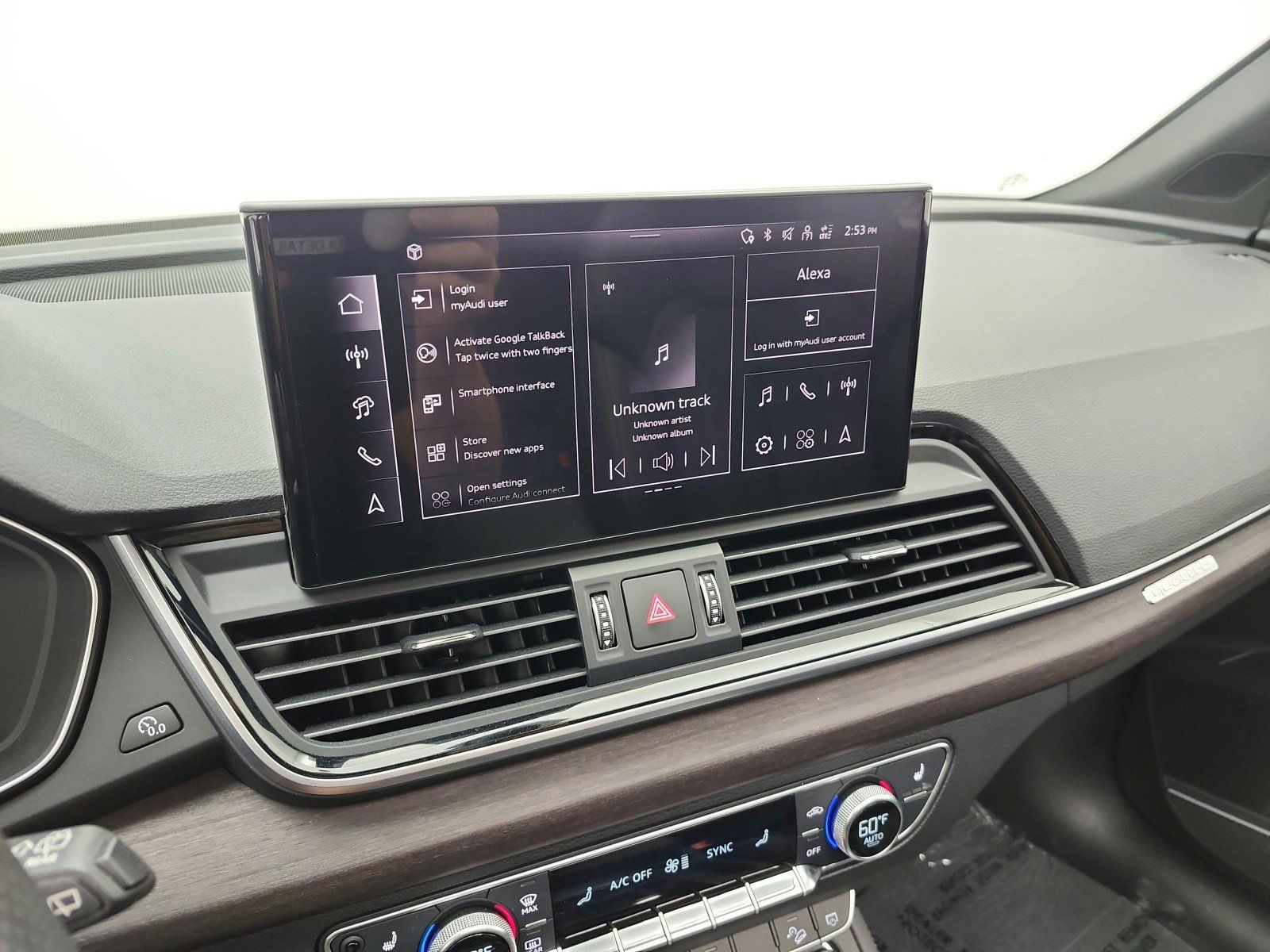 Used 2024 Audi Q5 e Premium Plus w/ Premium Plus Package AWD/4WD image 10