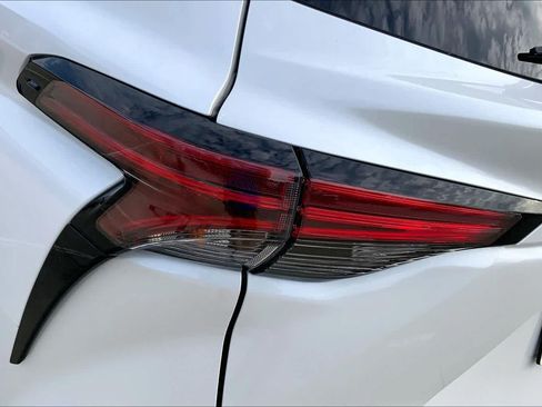 Used 2024 Toyota Sienna Limited AWD/4WD image 28