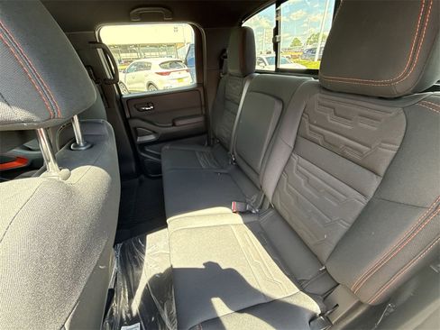 Used 2024 Nissan Frontier PRO-4X w/ Technology Package image 20