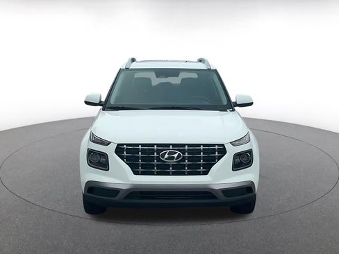 Used 2026 Hyundai Venue SEL FWD image 4
