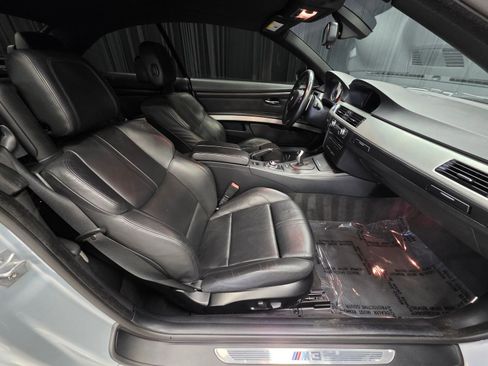 Used 2013 BMW M3 Convertible RWD image 2