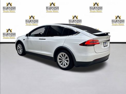 Used 2019 Tesla Model X 75D image 7