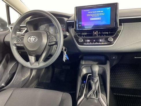 Used 2025 Toyota Corolla LE FWD image 13
