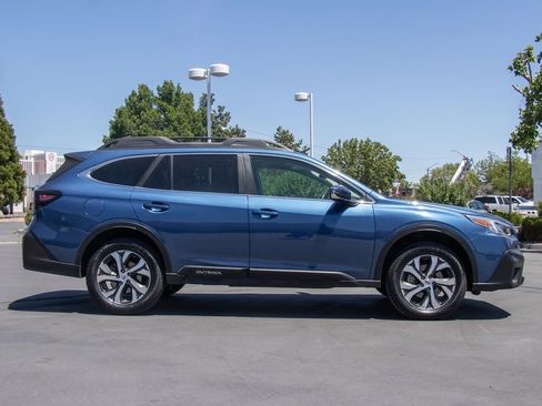 Used 2022 Subaru Outback Limited AWD/4WD image 8