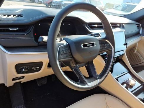 New 2026 Jeep Grand Cherokee L Limited w/ Limited Altitude Package AWD/4WD image 6