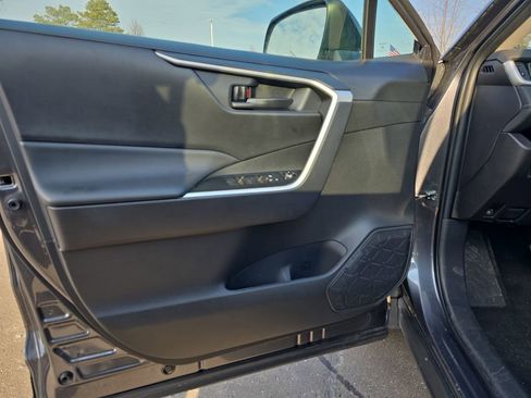 Certified 2025 Toyota RAV4 LE image 27