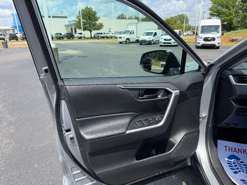 Used 2020 Toyota RAV4 LE w/ All Weather Liner Package AWD/4WD image 25