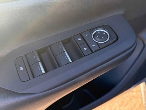 New 2026 Toyota Prius Plug-In Hybrid image 7