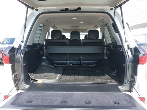 Used 2018 Lexus LX 570 4WD image 13