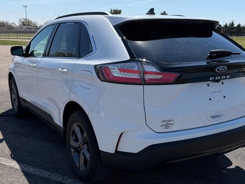 Certified 2022 Ford Edge SEL w/ Sport Appearance Package AWD/4WD image 11