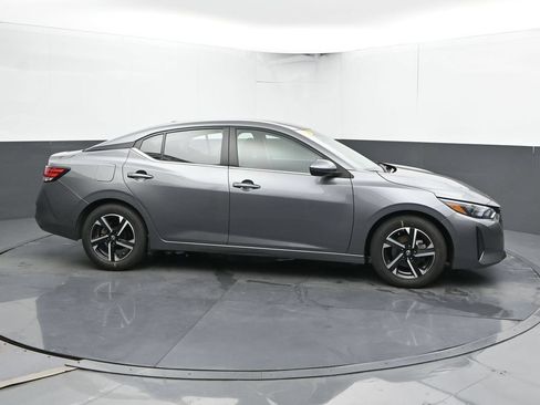 Used 2024 Nissan Sentra SV FWD image 4