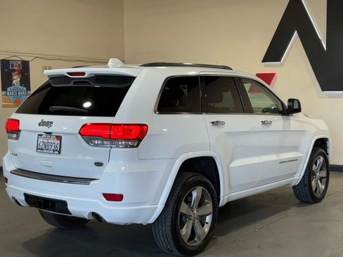 Used 2014 Jeep Grand Cherokee Overland AWD/4WD image 4