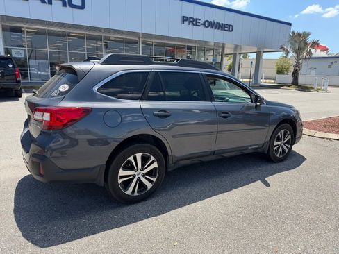 Used 2019 Subaru Outback 2.5i Limited AWD/4WD image 3