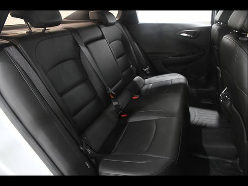 Used 2016 Chevrolet Malibu LT w/ Leather Package FWD image 17