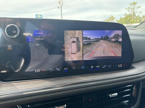 New 2026 Chevrolet Suburban Premier image 20