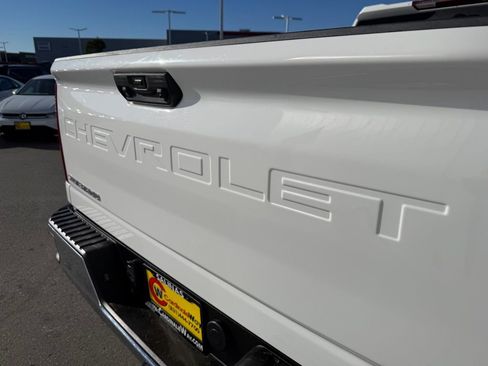 Used 2024 Chevrolet Silverado 2500 LT image 13