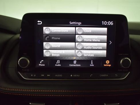 Used 2025 Nissan Rogue SV AWD/4WD image 21