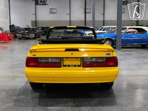 Used 1993 Ford Mustang LX image 17