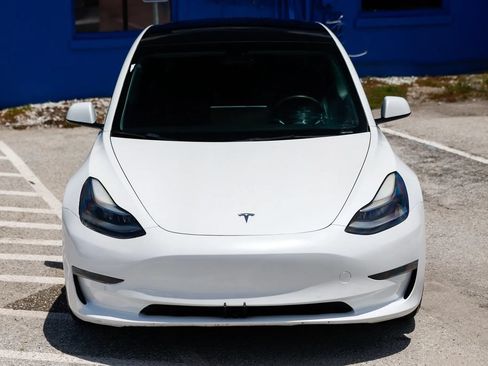 Used 2021 Tesla Model 3 Standard Range Plus RWD image 10