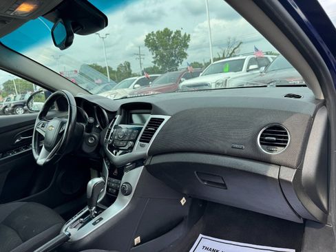 Used 2013 Chevrolet Cruze LT FWD image 19