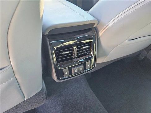 Used 2019 Toyota Avalon Limited w/ Advanced Safety Package image 18