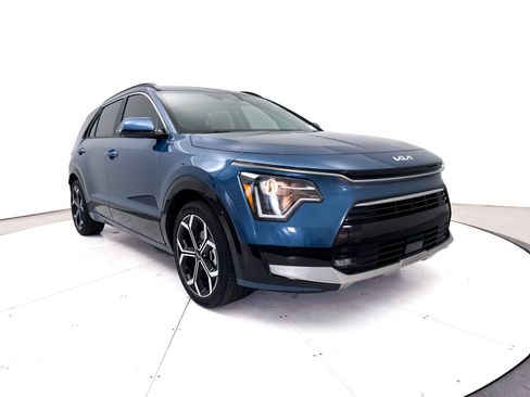 Certified 2025 Kia Niro EX Touring FWD image 13
