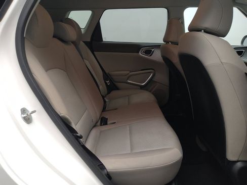 Used 2022 Kia Soul LX w/ Technology Package image 19