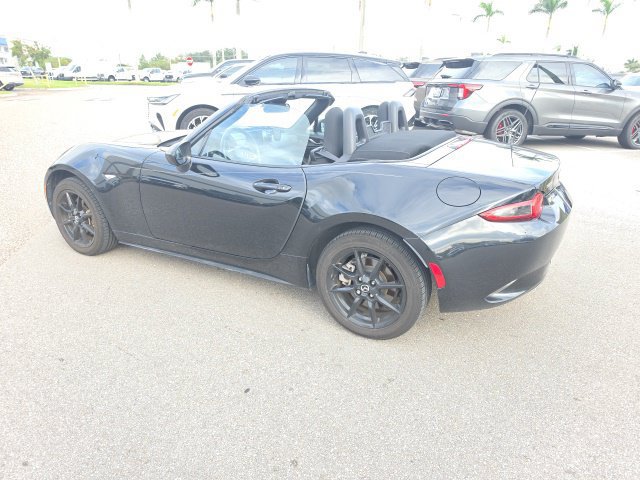 Used 2022 MAZDA MX-5 Miata Sport RWD image 3