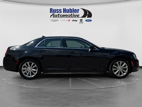 Used 2020 Chrysler 300 Touring L w/ Quick Order Package 22F AWD/4WD image 8