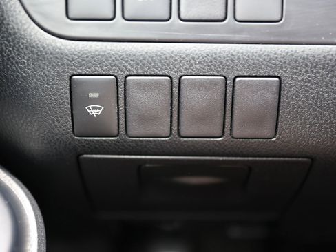 Used 2019 Toyota Highlander XLE AWD/4WD image 38