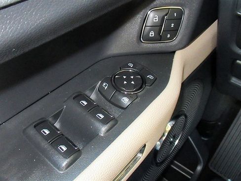 Used 2022 Ford Expedition Max Limited image 29