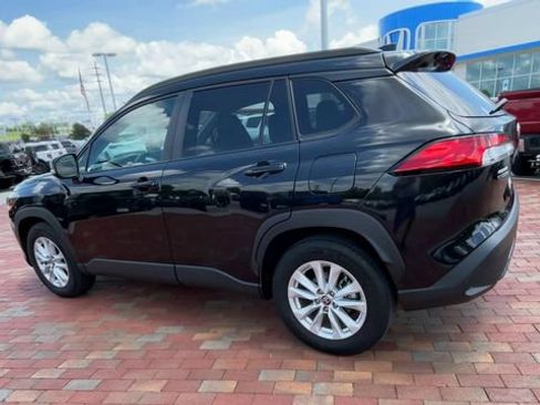 Used 2023 Toyota Corolla Cross LE FWD image 7