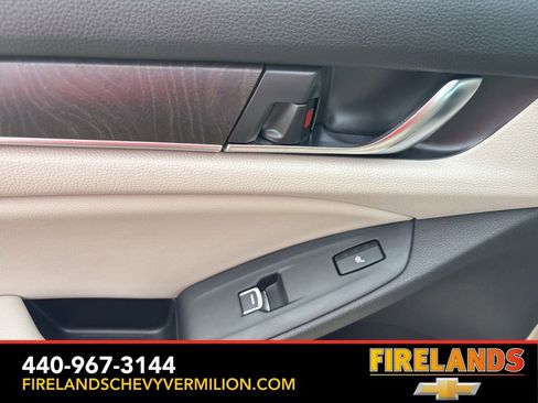 Used 2018 Honda Accord Touring image 45