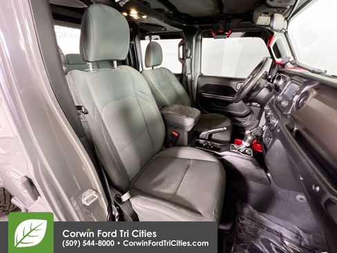 Used 2020 Jeep Gladiator Sport w/ Trailer Tow Package AWD/4WD image 18