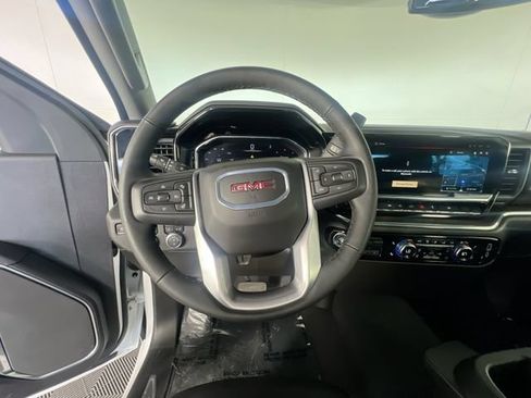 Used 2025 GMC Sierra 1500 SLT AWD/4WD image 14