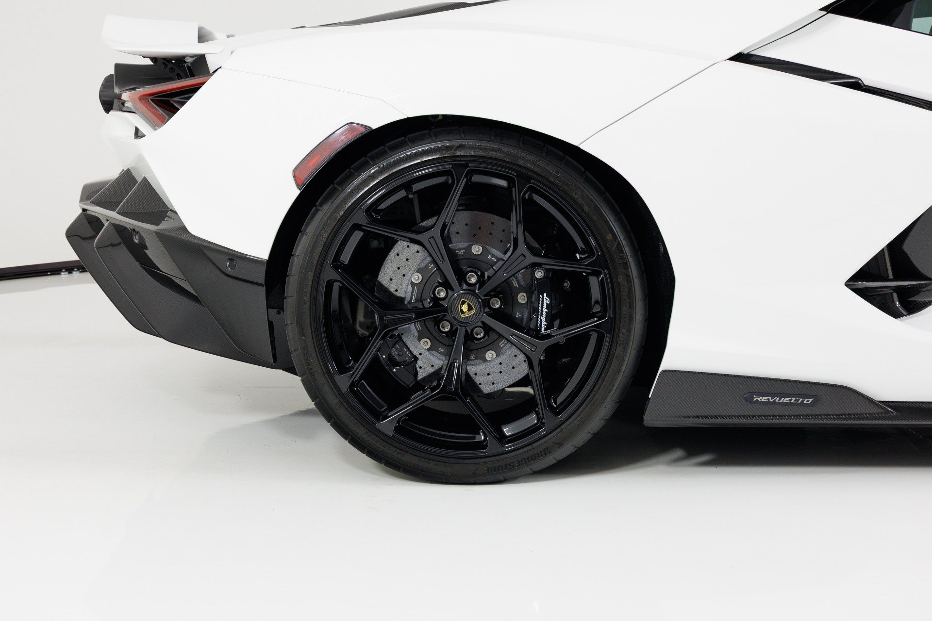 Used 2024 Lamborghini Revuelto AWD/4WD image 14