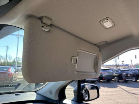 Used 2022 Kia Carnival LX image 25