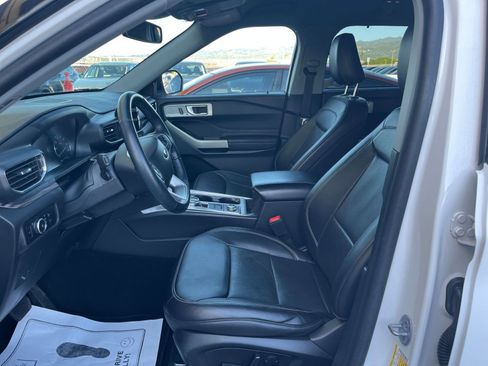 Used 2023 Ford Explorer Limited image 30