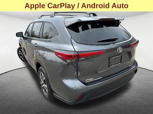 Used 2023 Toyota Highlander XLE AWD/4WD image 8