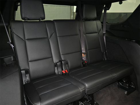 Used 2023 Cadillac Escalade Luxury image 31