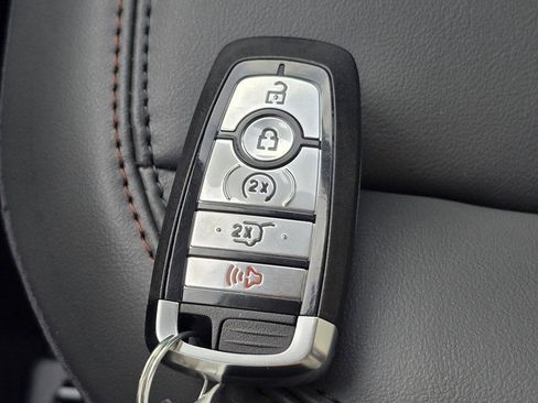 New 2026 Ford Explorer Active w/ Active Comfort Package image 32