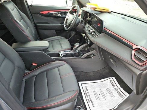 Used 2025 Chevrolet TrailBlazer RS w/ Convenience Package image 11