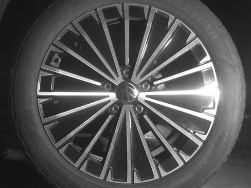 Used 2025 Volkswagen Taos SE image 14