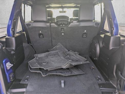 Used 2019 Jeep Wrangler Unlimited Sahara image 6