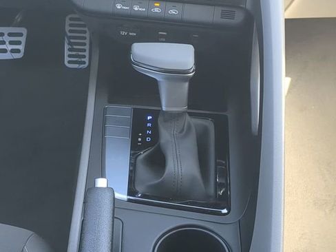 Certified 2025 Hyundai Elantra Sport image 17