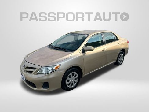 Used 2011 Toyota Corolla LE FWD image 1