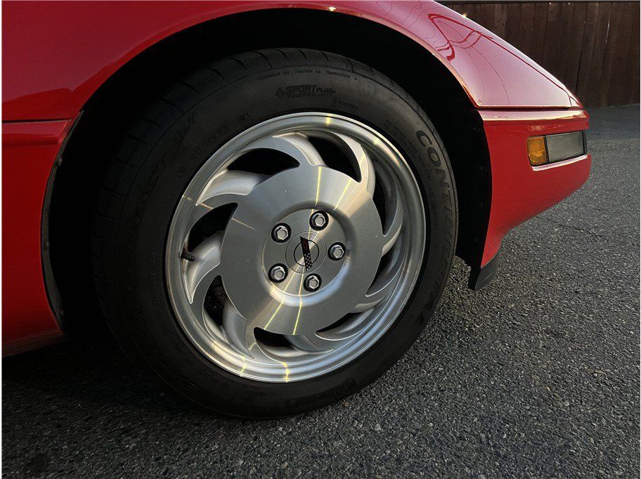 Used 1994 Chevrolet Corvette Coupe RWD image 9