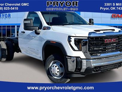 New 2026 GMC Sierra 3500 Pro w/ Convenience Package