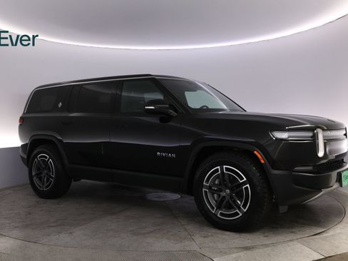 Used 2025 Rivian R1S Adventure Dual AWD/4WD image 14